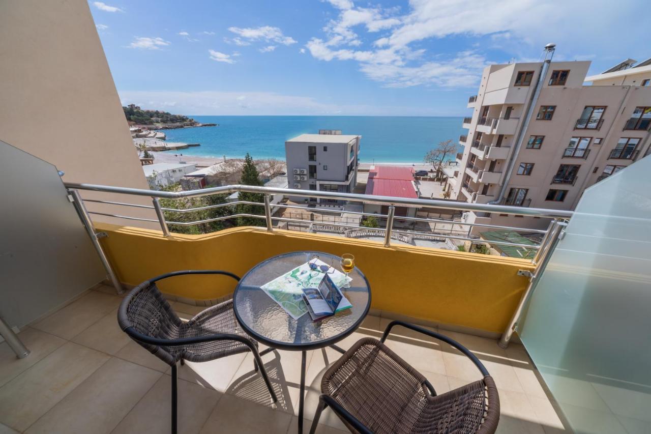 Apartments Dobra Voda Bagian luar foto