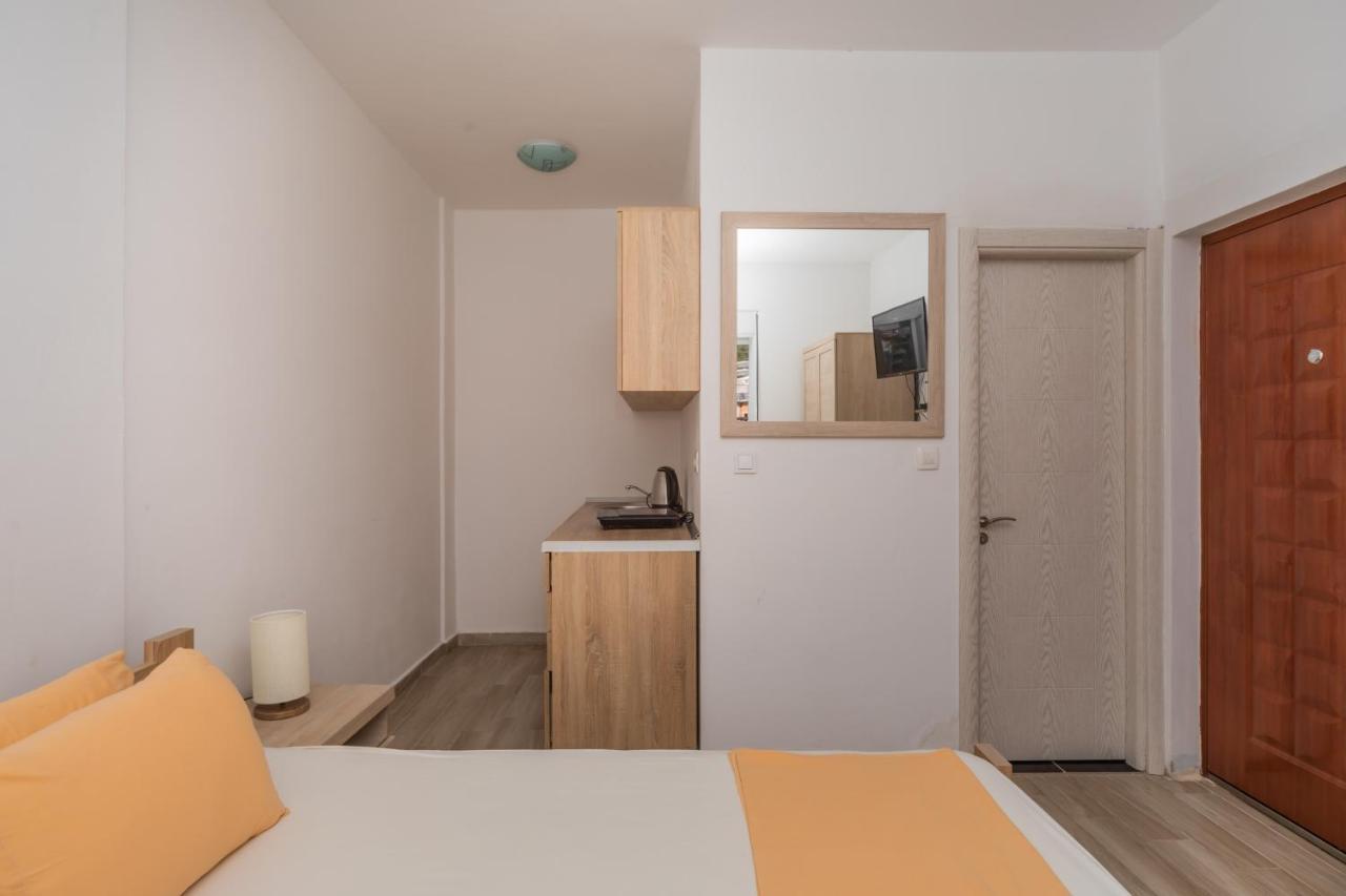 Apartments Dobra Voda Bagian luar foto